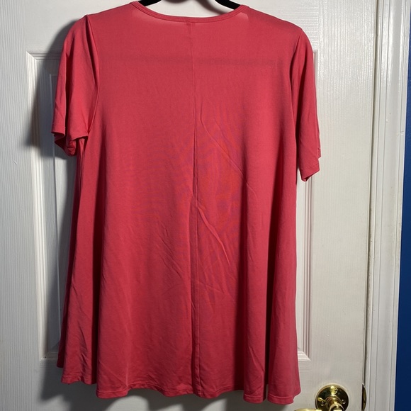 LulaRoe Super Soft Oversized Short Sleeve Top, Small - Picture 2 of 6